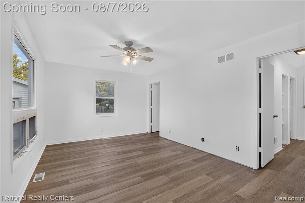 2390 E Clearview Drive Property Photo 11