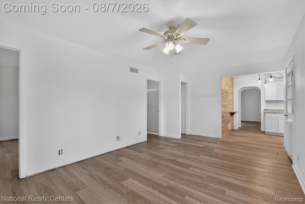 2390 E Clearview Drive Property Photo 12