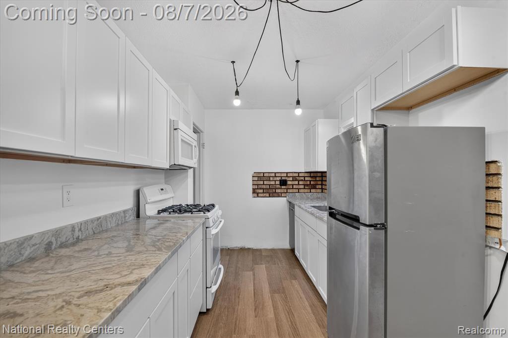 2390 E Clearview Drive Property Photo 18