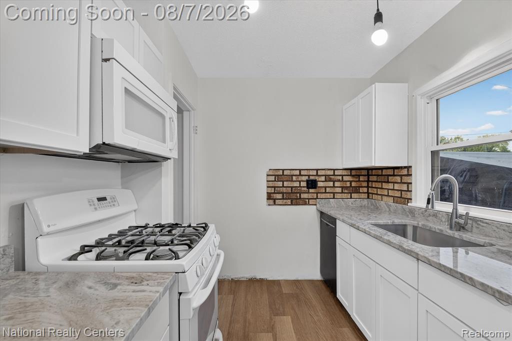 2390 E Clearview Drive Property Photo 20