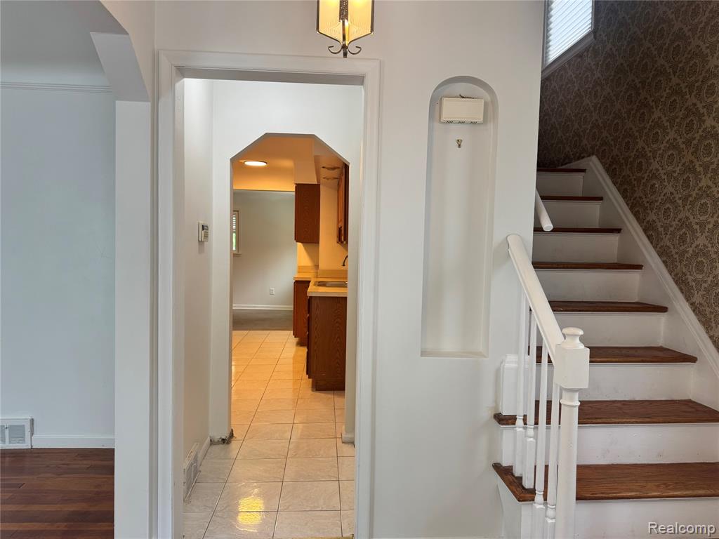 16757 Greenview Avenue Property Photo 2