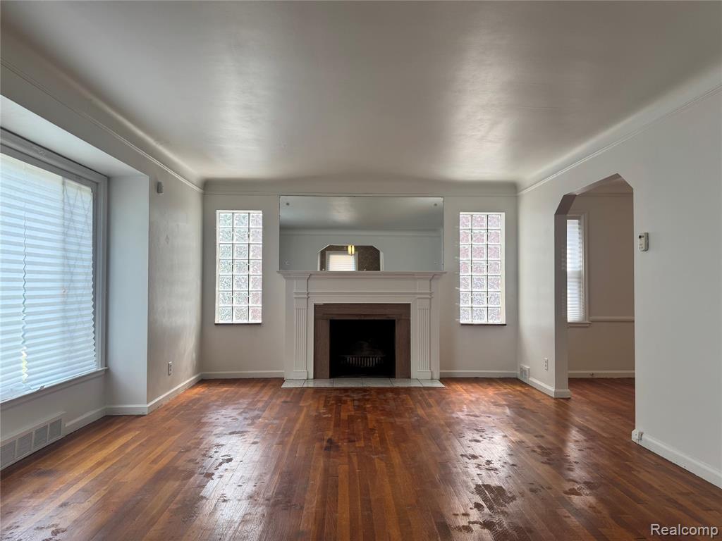 16757 Greenview Avenue Property Photo 4