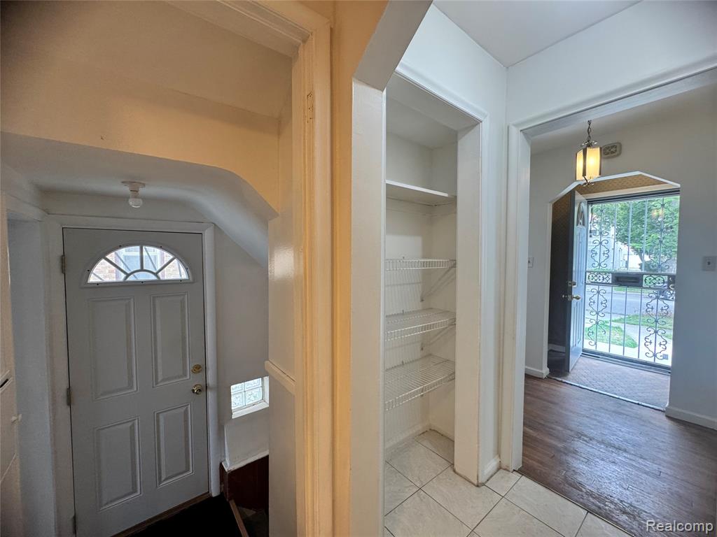 16757 Greenview Avenue Property Photo 19