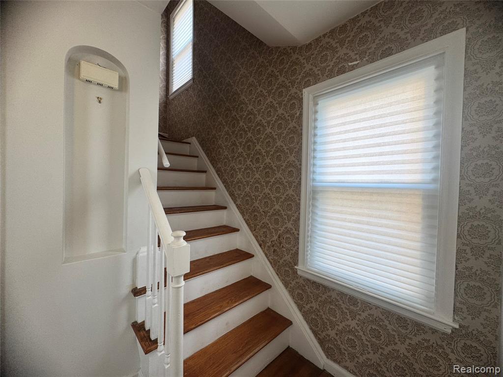 16757 Greenview Avenue Property Photo 21