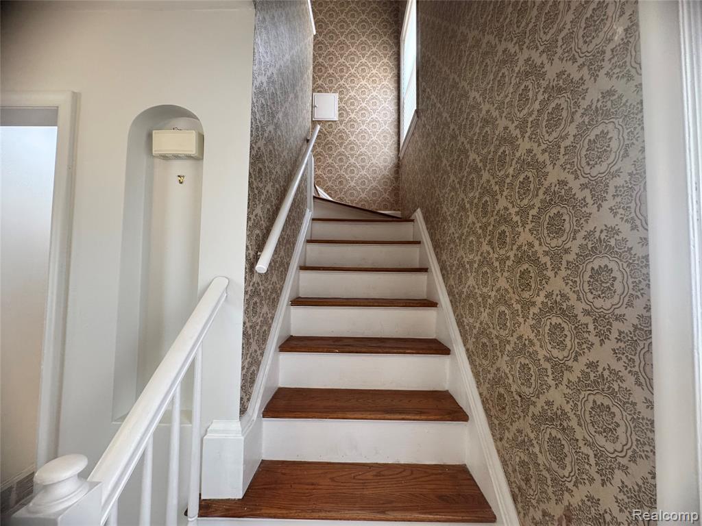 16757 Greenview Avenue Property Photo 22
