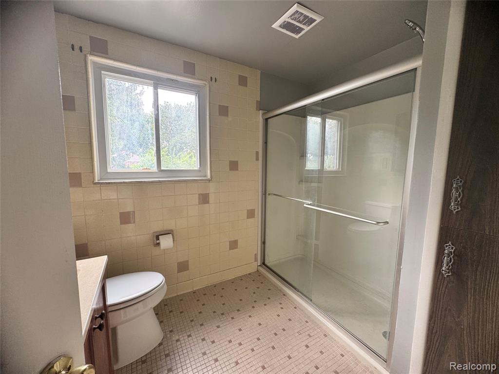 16757 Greenview Avenue Property Photo 25