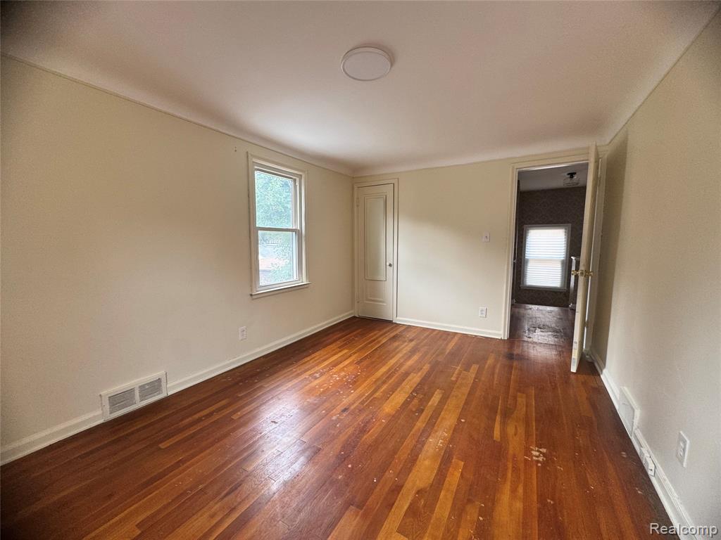 16757 Greenview Avenue Property Photo 28