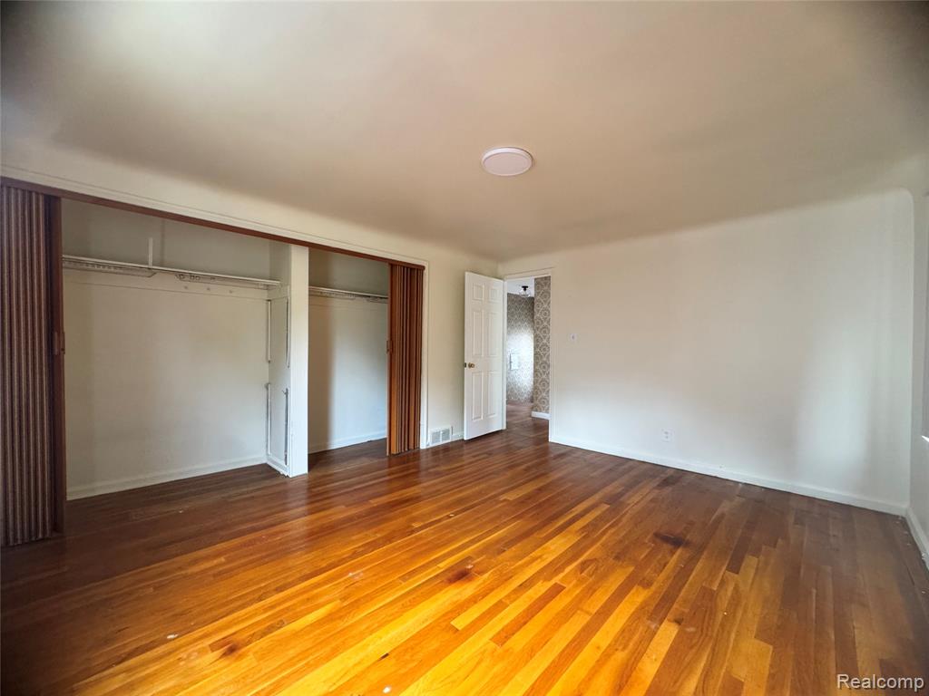 16757 Greenview Avenue Property Photo 32
