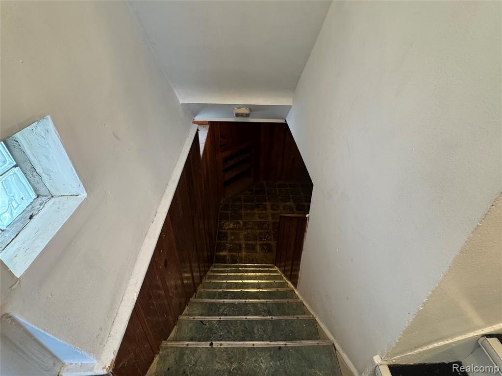 16757 Greenview Avenue Property Photo 36