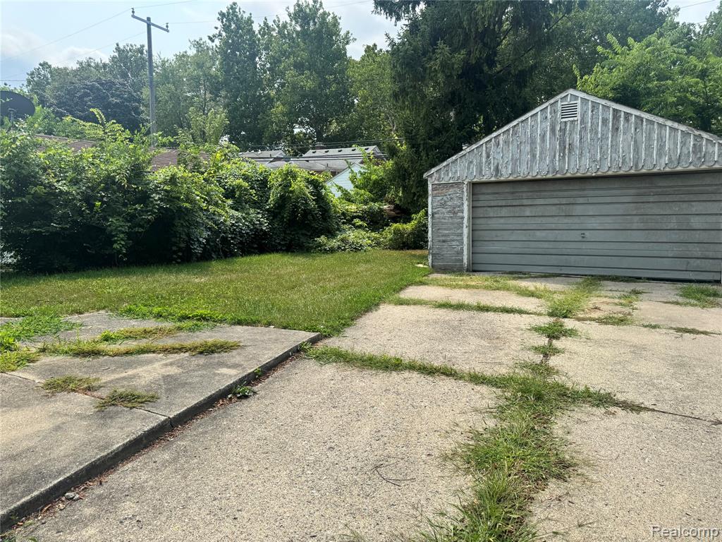 16757 Greenview Avenue Property Photo 39