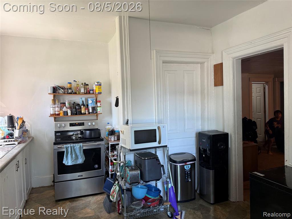 402 Black Street Property Photo 5