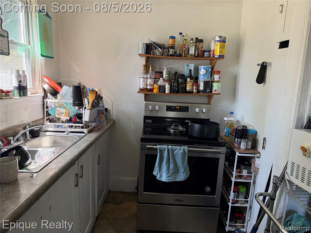 402 Black Street Property Photo 6