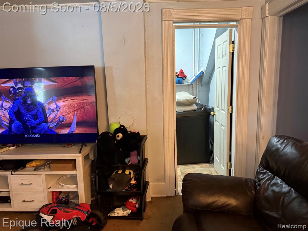 402 Black Street Property Photo 9