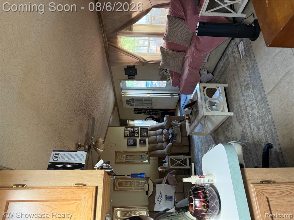 2263 Evergreen Street Property Photo 3