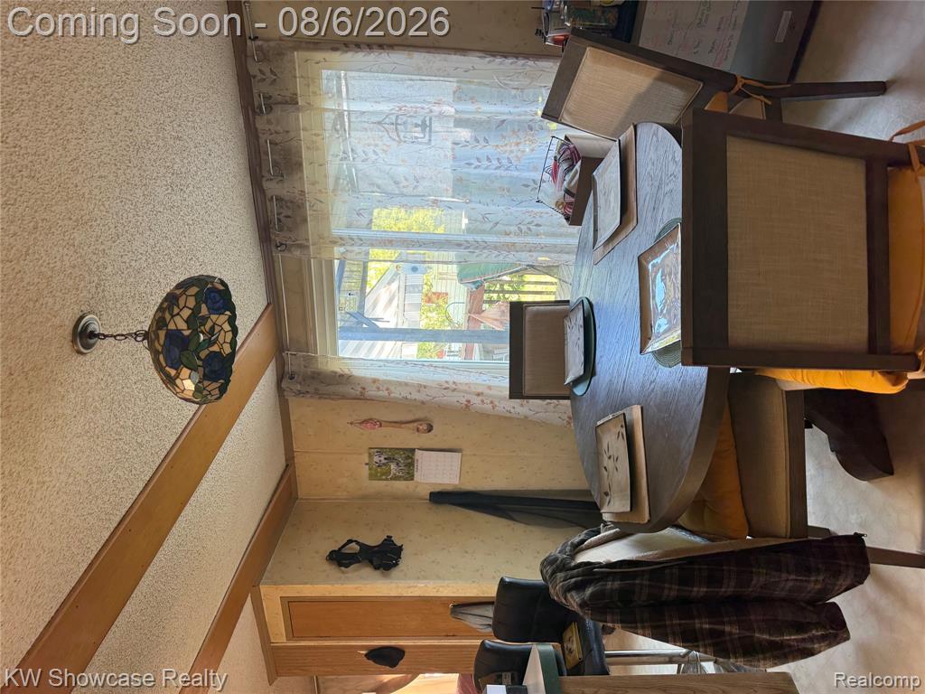 2263 Evergreen Street Property Photo 8