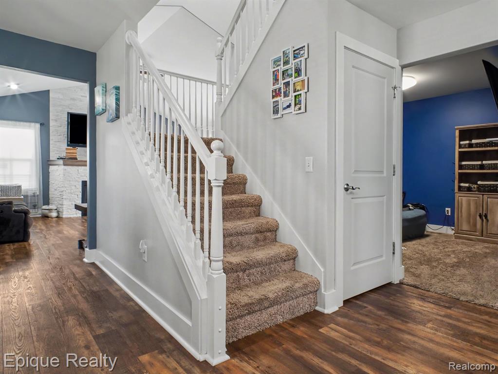8686 Summer Ridge Drive Property Photo 12