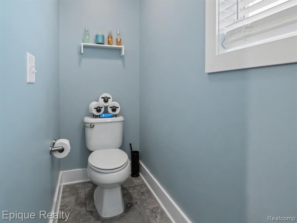 8686 Summer Ridge Drive Property Photo 14