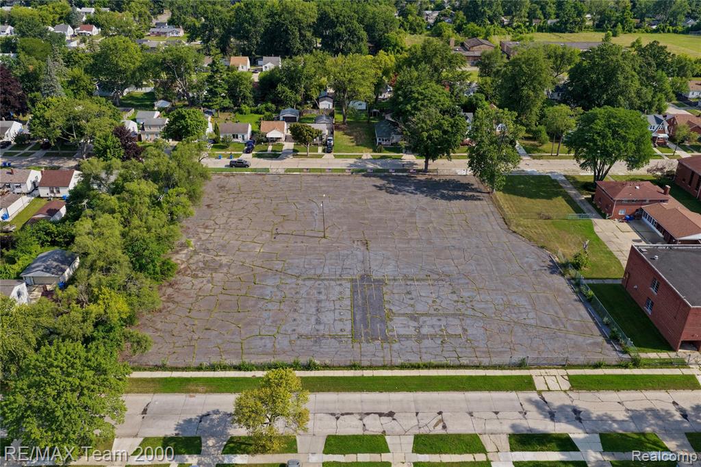 26123 Mcdonald Street Property Photo 6