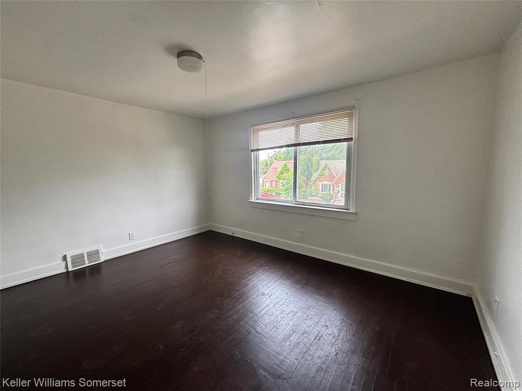 15785 Pinehurst Street Property Photo 2