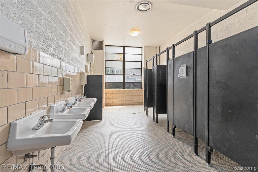 26123 Mcdonald Street Property Photo 19