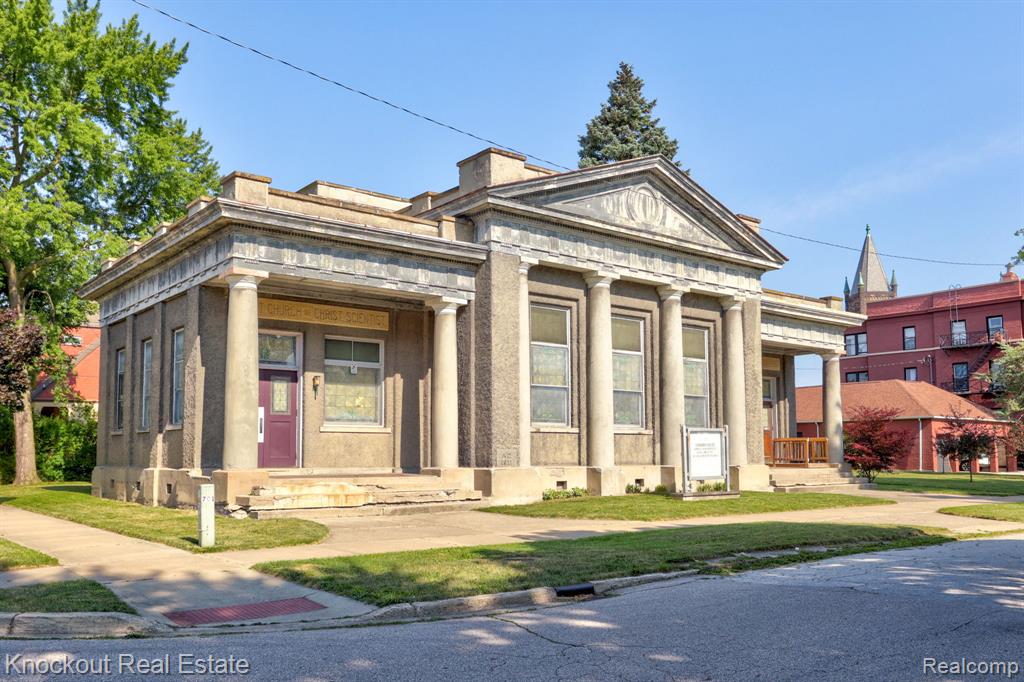 701 N Vanburen Street Property Photo 4