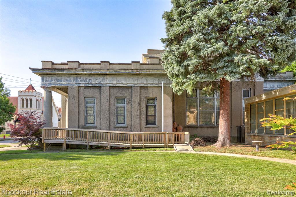 701 N Vanburen Street Property Photo 6