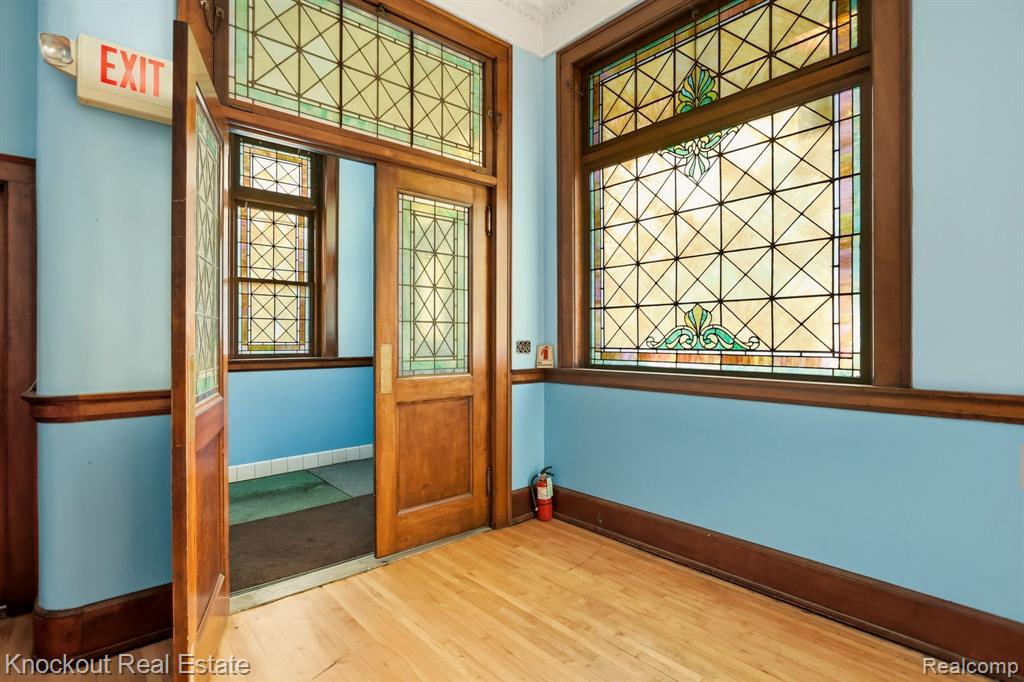 701 N Vanburen Street Property Photo 16