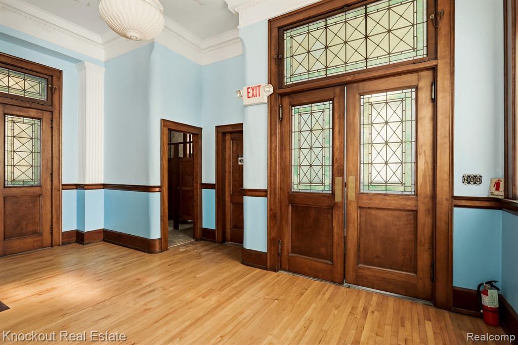 701 N Vanburen Street Property Photo 17