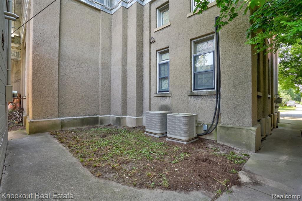 701 N Vanburen Street Property Photo 66
