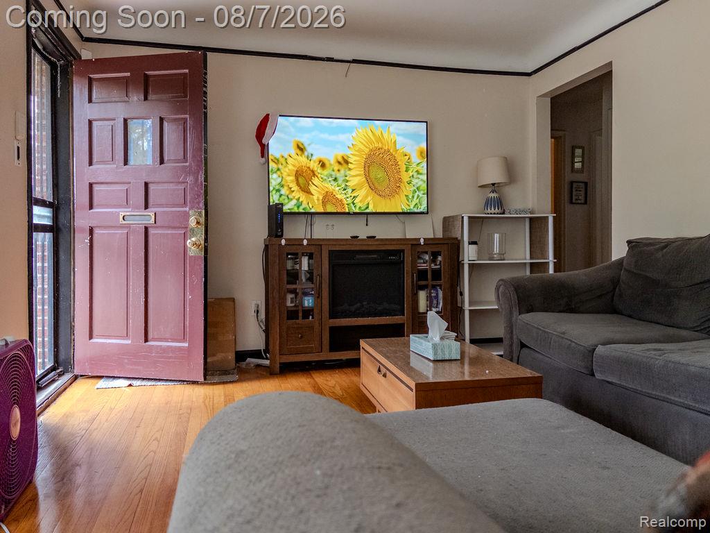 18400 Lenore Property Photo 3