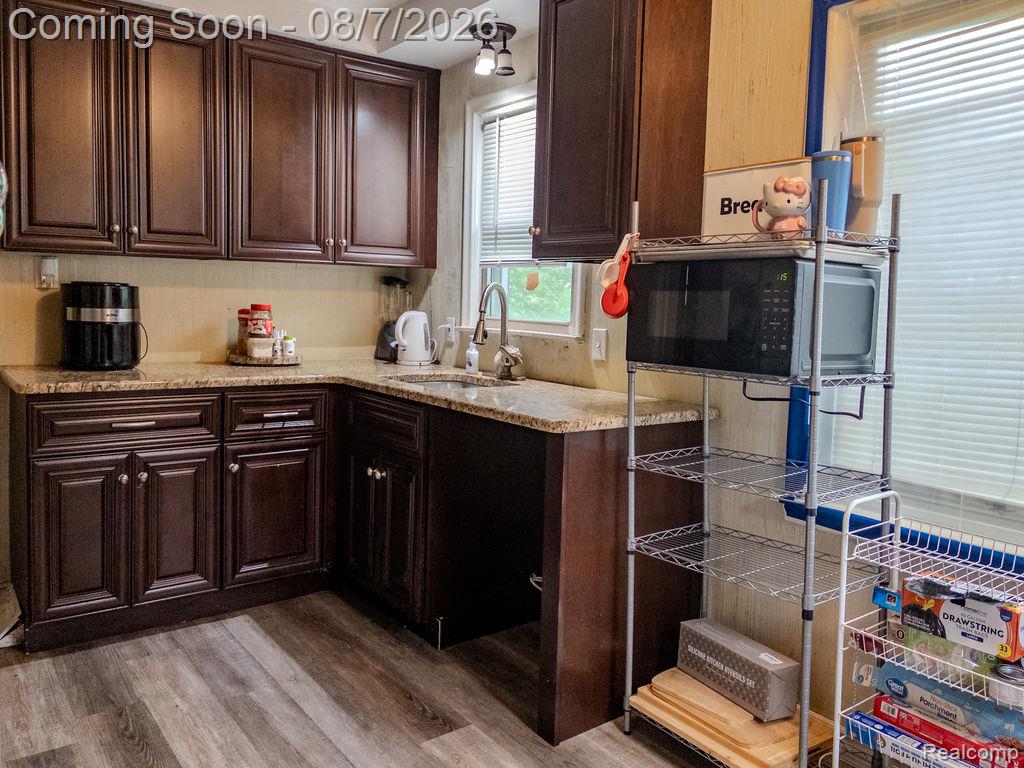 18400 Lenore Property Photo 6