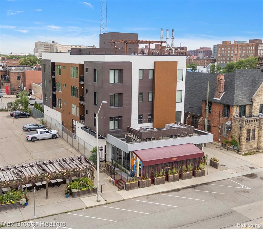 438 Selden Street Property Photo 1
