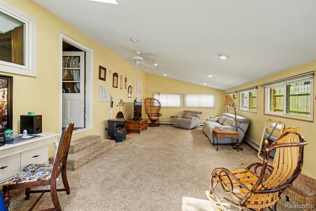 1210 Sunrise Park Street Property Photo 9