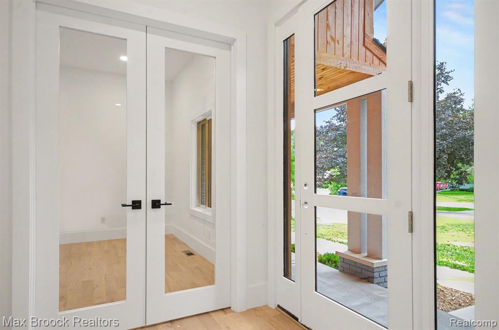 4570 Burnley Drive Property Photo 9