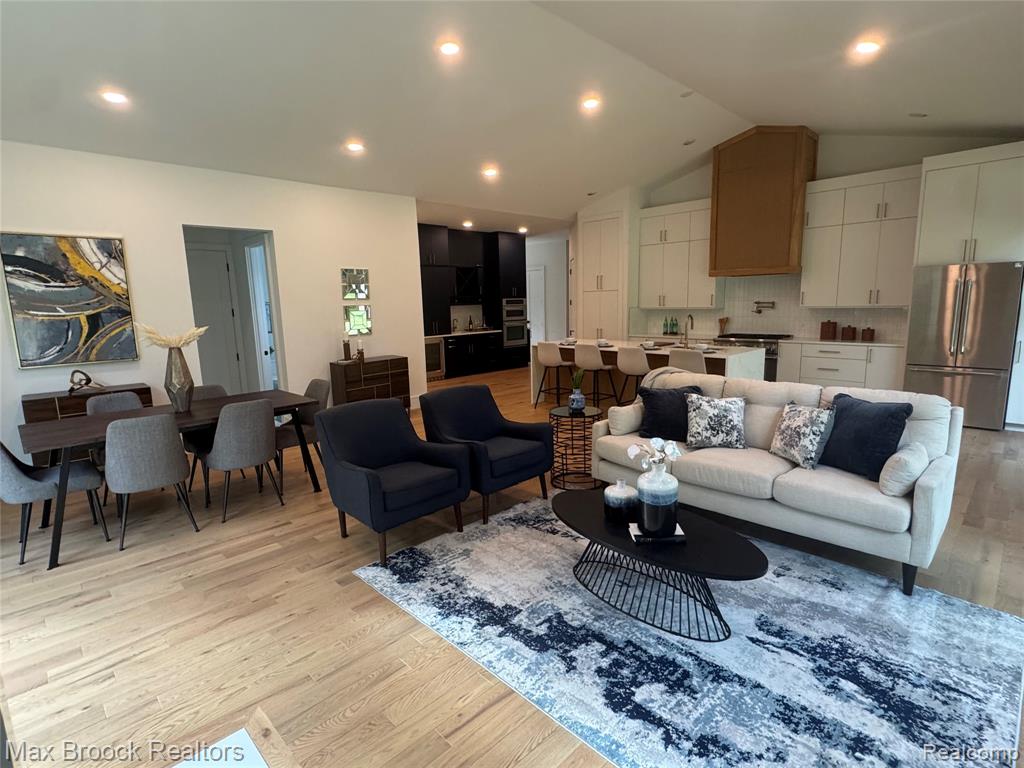 4570 Burnley Drive Property Photo 11