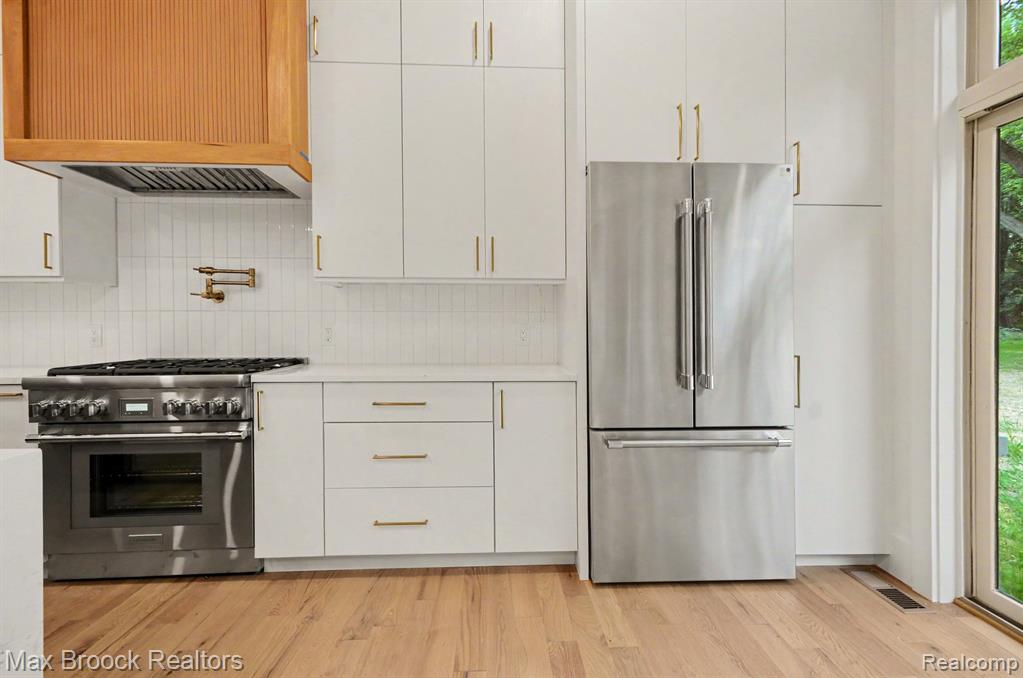 4570 Burnley Drive Property Photo 15