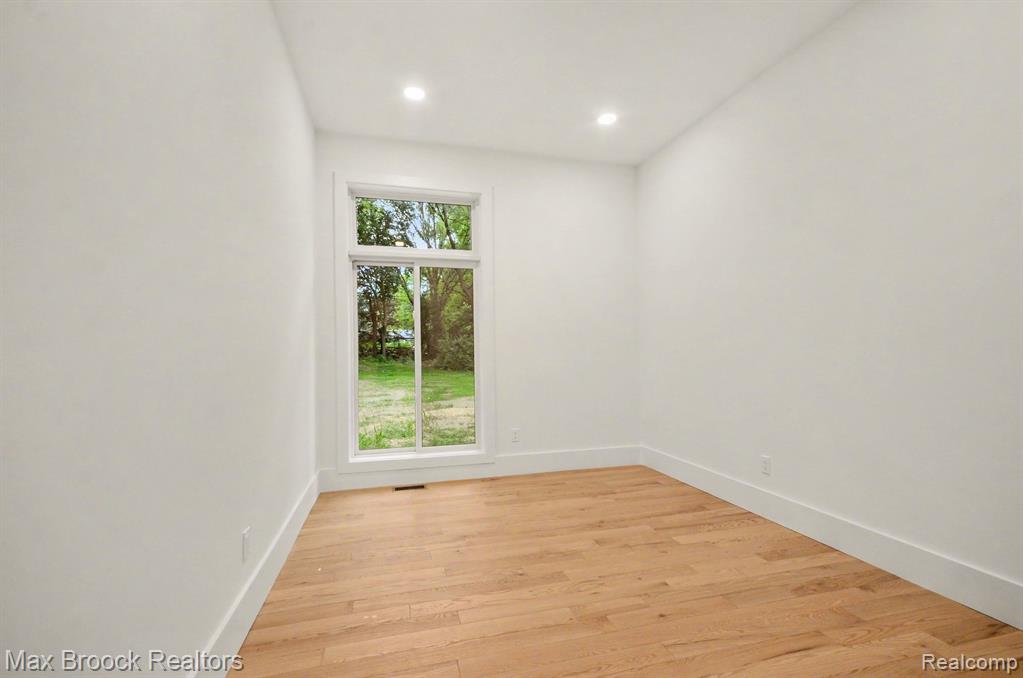 4570 Burnley Drive Property Photo 16
