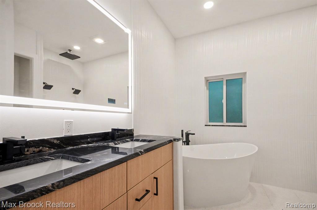 4570 Burnley Drive Property Photo 20