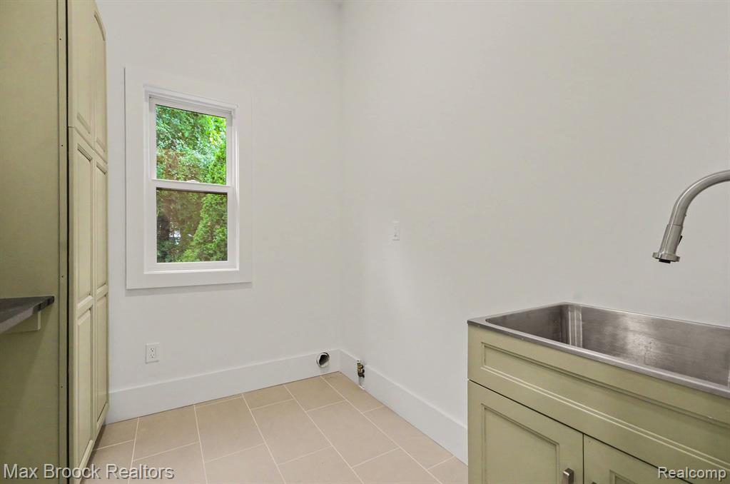 4570 Burnley Drive Property Photo 26