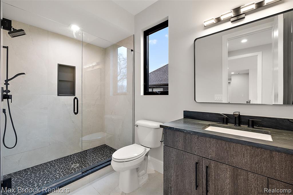 1541 Shipman Blvd. Property Photo 33