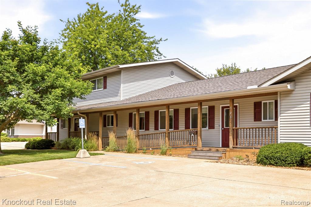928 W Ardussi Street Property Photo 4