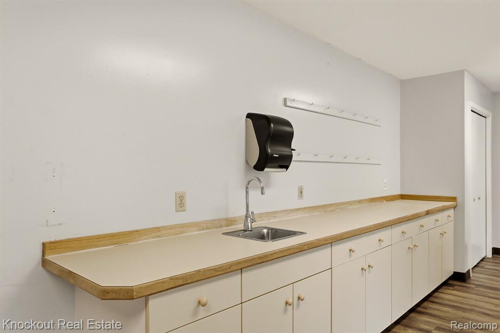 928 W Ardussi Street Property Photo 24