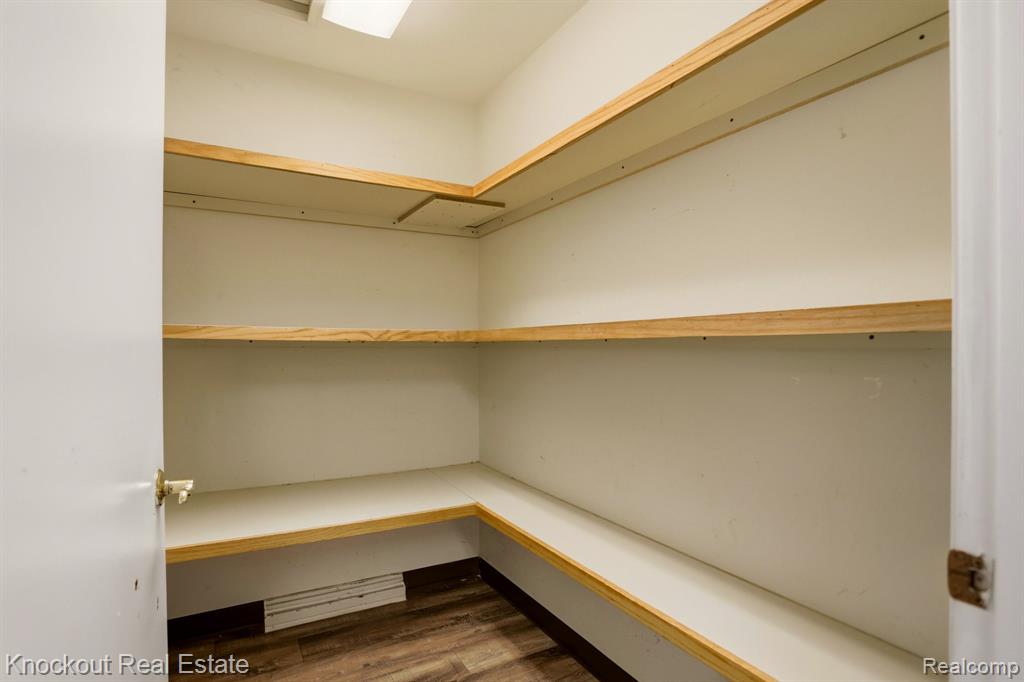 928 W Ardussi Street Property Photo 27