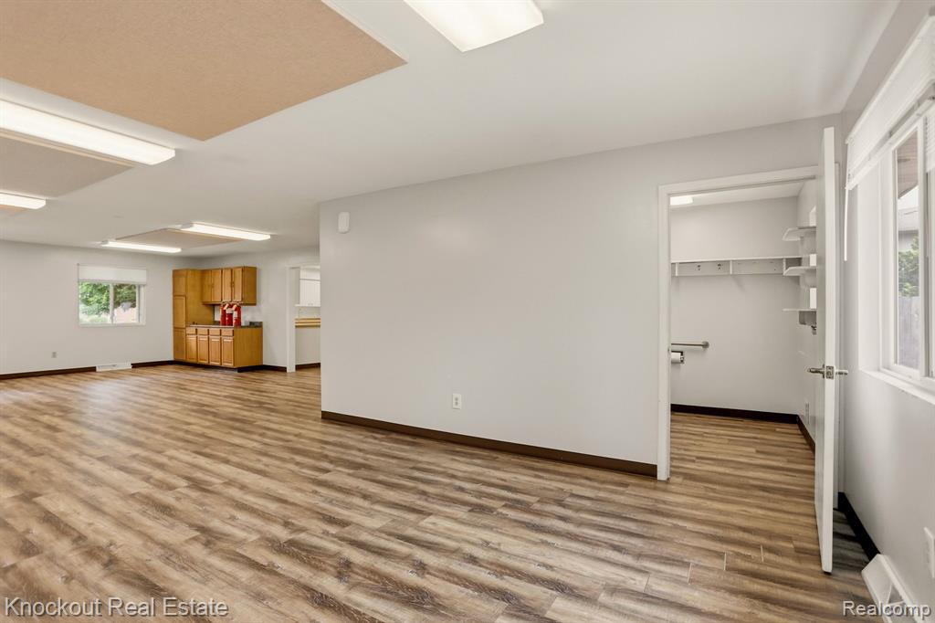 928 W Ardussi Street Property Photo 29
