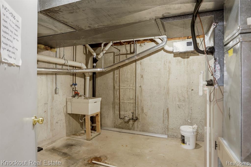 928 W Ardussi Street Property Photo 40