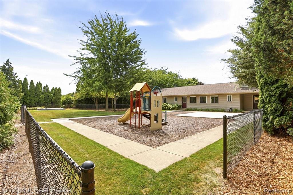 928 W Ardussi Street Property Photo 43