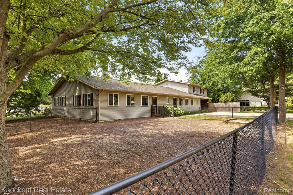 928 W Ardussi Street Property Photo 48
