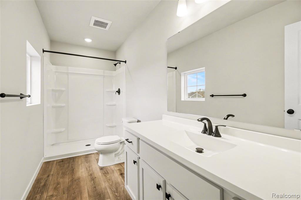 738 Lone Oak Way Property Photo 15