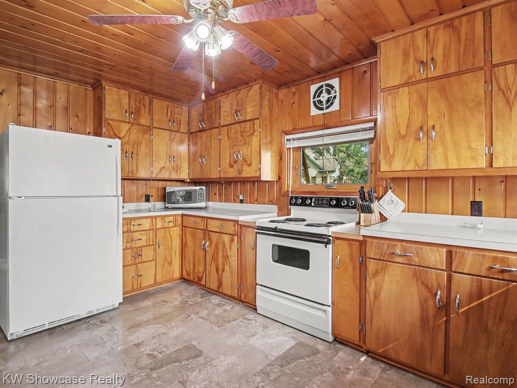 3230 W Burt Lake Road Property Photo 20