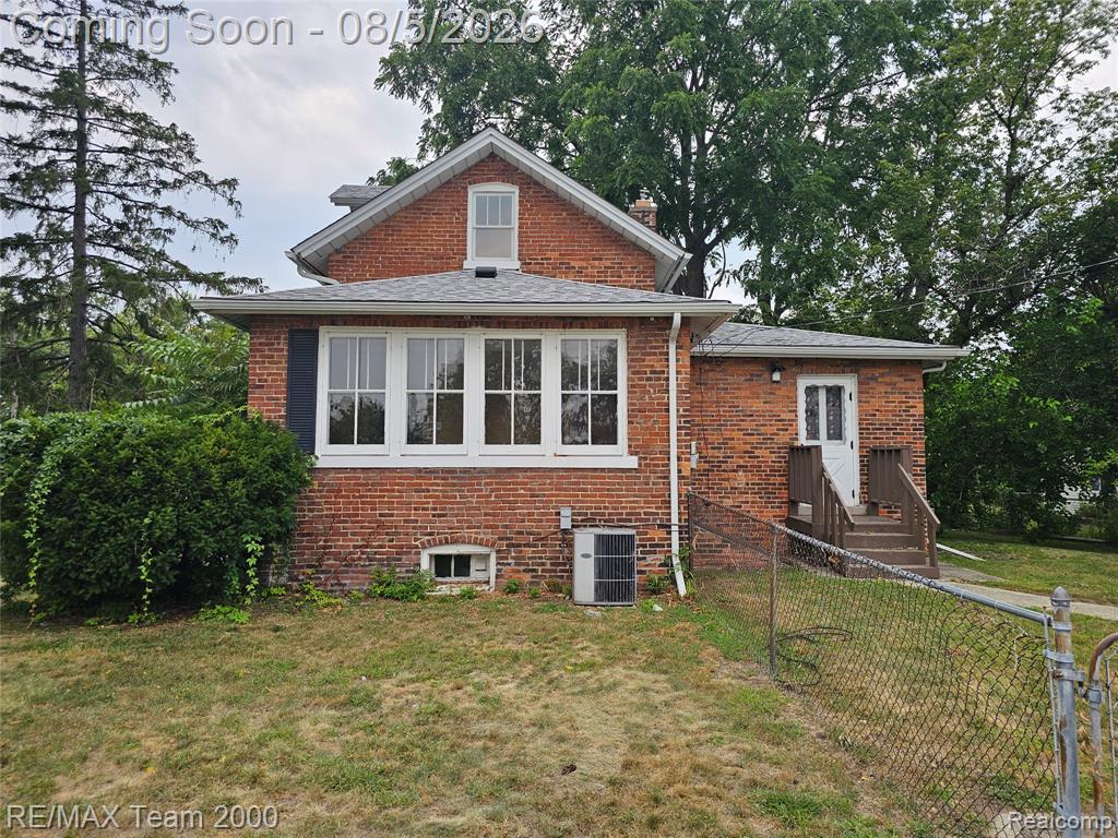 24416 Hass Street Property Photo 4